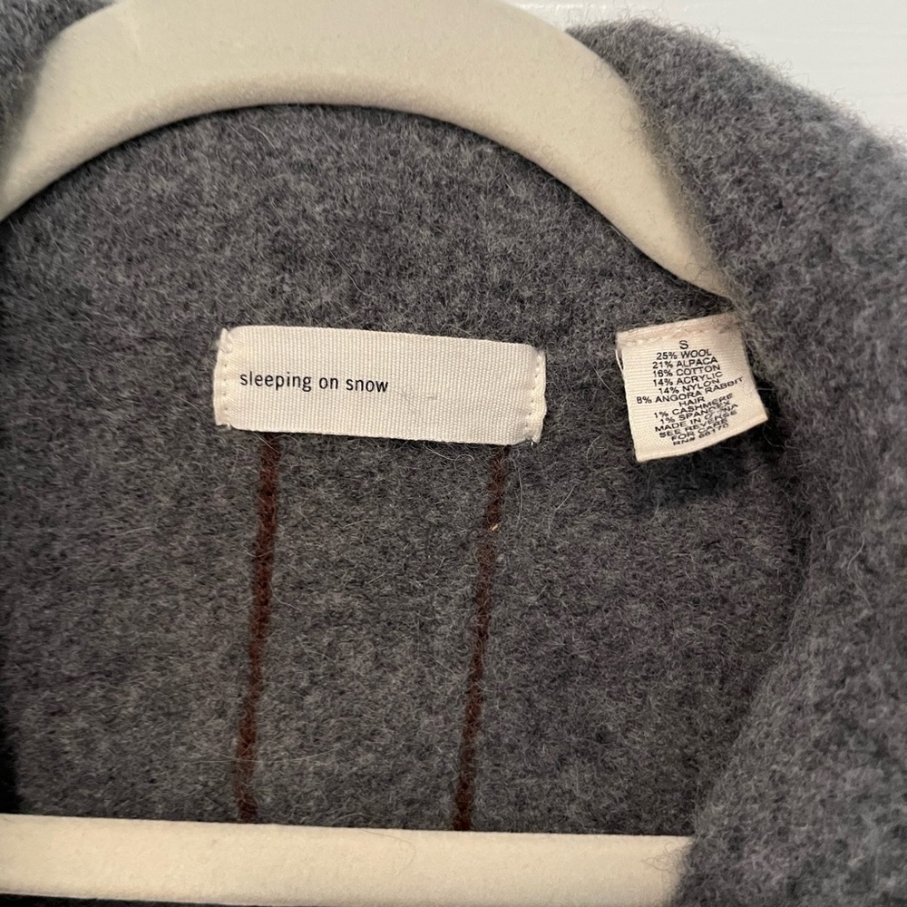 Sleeping On Snow sweater coat - Picture 4 of 7